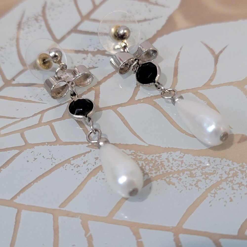 Vintage Silver Earrings Bow Pearl Drop Dangle With Black Gem Silver Tone